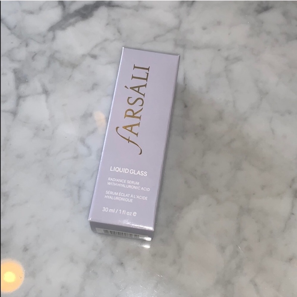 Farsali liquid glass skin